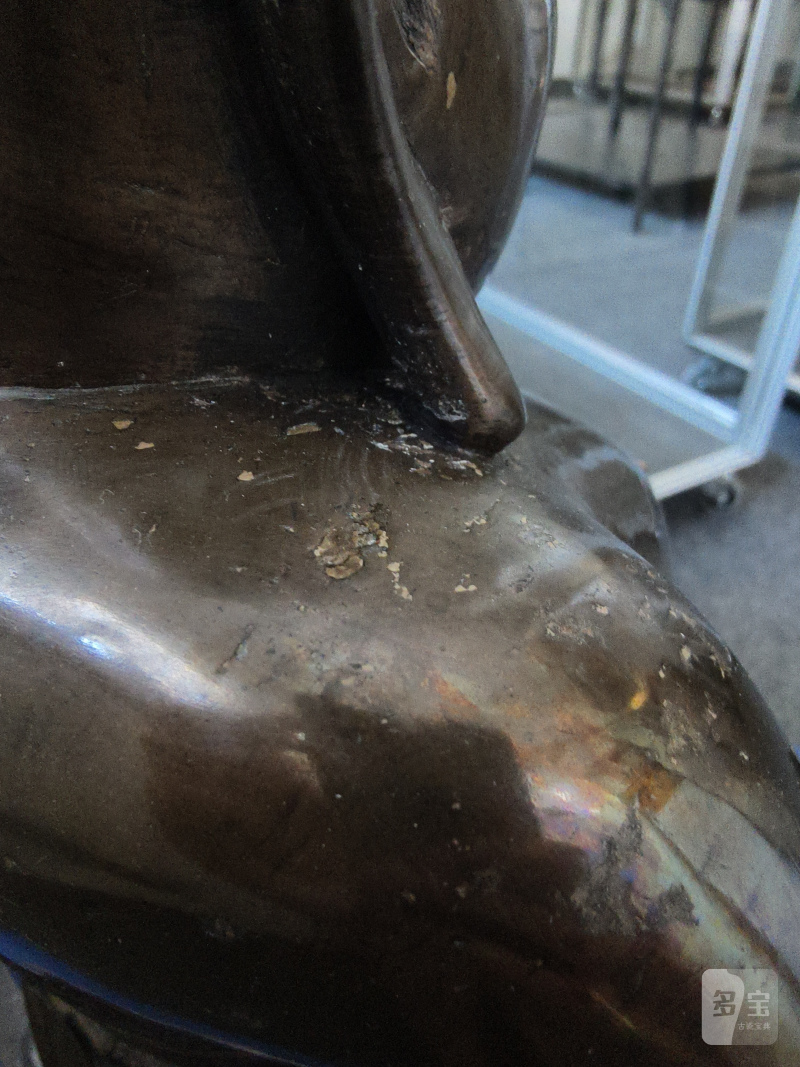 A large cast bronze figure of seated Budai with boys on a lotus pedestal - 图16